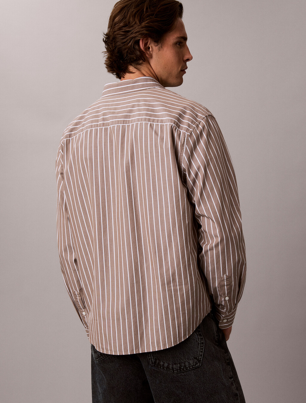 Buy 남성 그래픽 워시드 포플린 릴렉스 셔츠 in color Brown