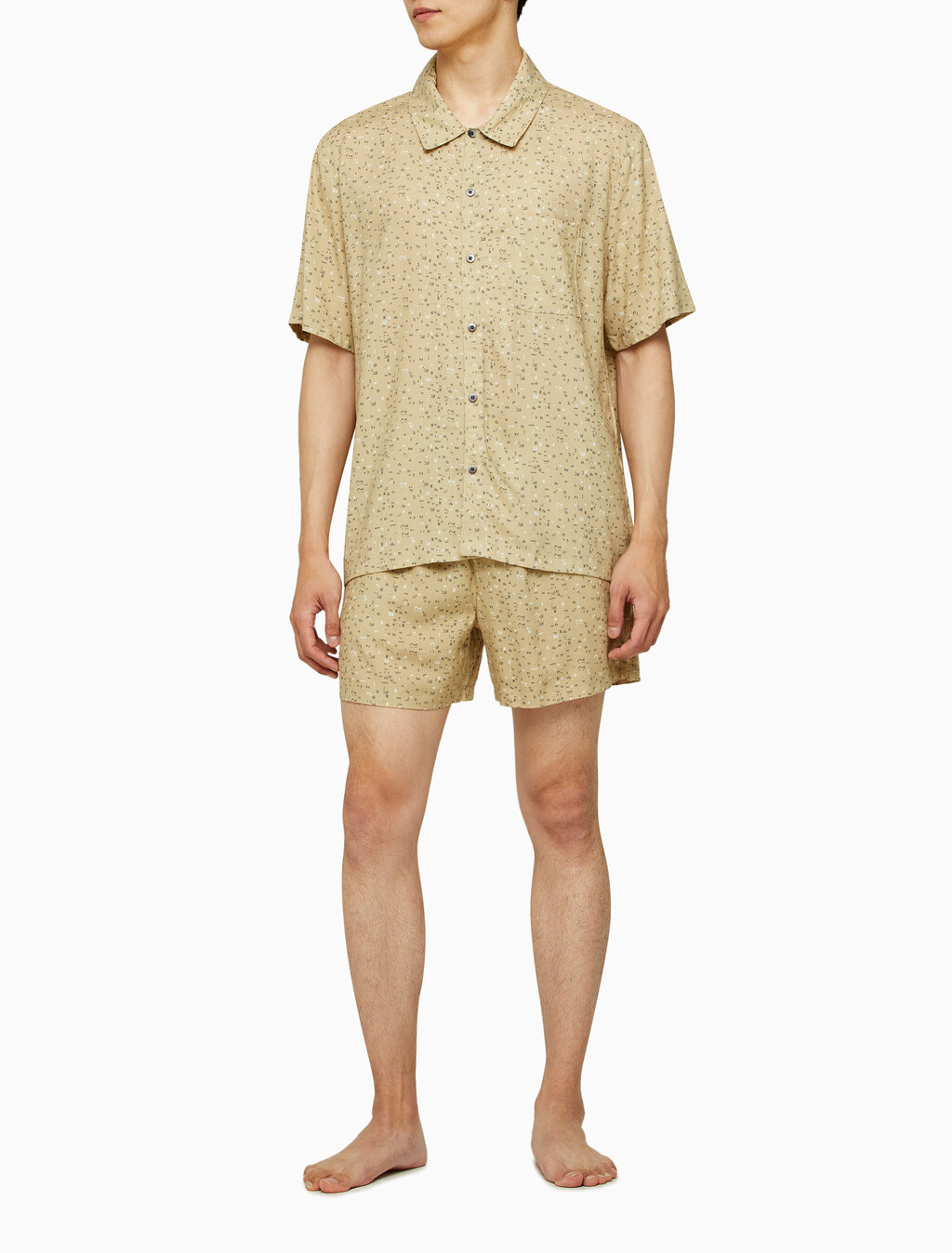 Buy 남성 우븐 비스코스 라운지 숏슬리브 버튼다운 탑 in color YELLOW