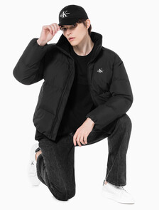Buy 남녀공용 릴렉스 숏 다운 푸퍼 in color CK BLACK