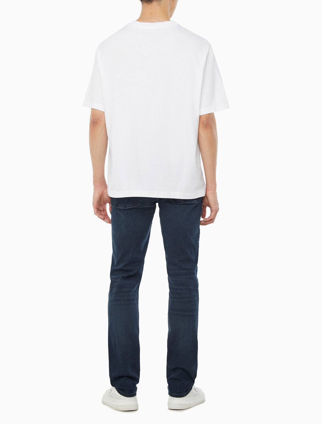 Buy 남성 릴렉스핏 모노그램 로고 반팔 티셔츠 in color BRILLIANT WHITE