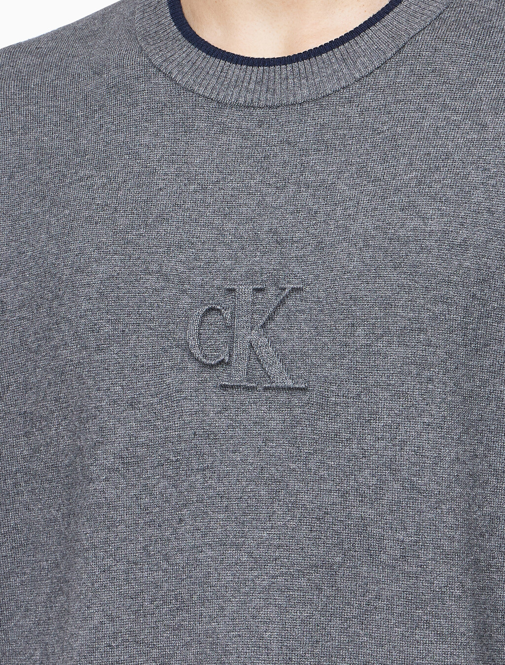 Buy 남성 엠보스드 로고 크루넥 스웨터 in color MEDIUM GREY HEATHER