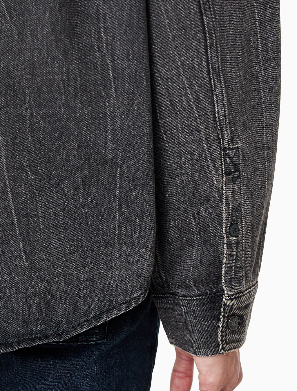 Buy 남성 오버핏 블랙 워시 데님 셔츠 in color BLACK FOG