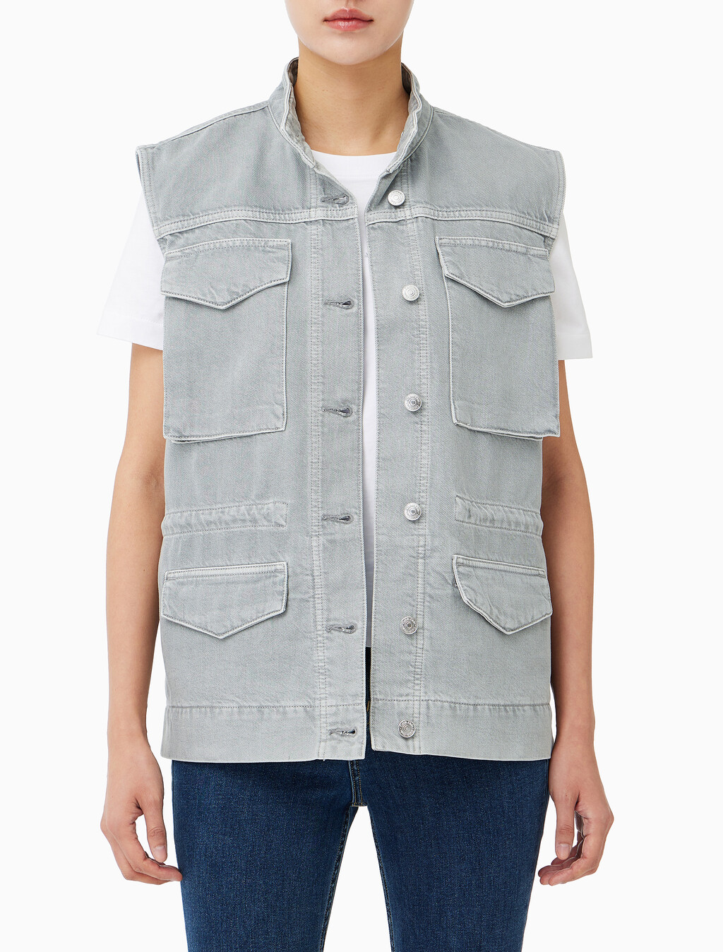 Buy 여성 유틸리티 필드 베스트 in color Grey