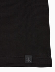 Buy 남성 릴렉스핏 텍스처드 피케 로고 반팔 티셔츠 in color BLACK