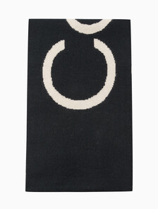 Buy 남녀공용  투톤 볼드 로고 울 머플러 in color BLACK