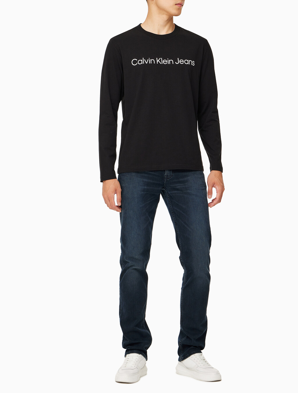 Buy 남성 릴렉스핏 인스티튜셔널 로고 긴팔 티셔츠 in color CK BLACK