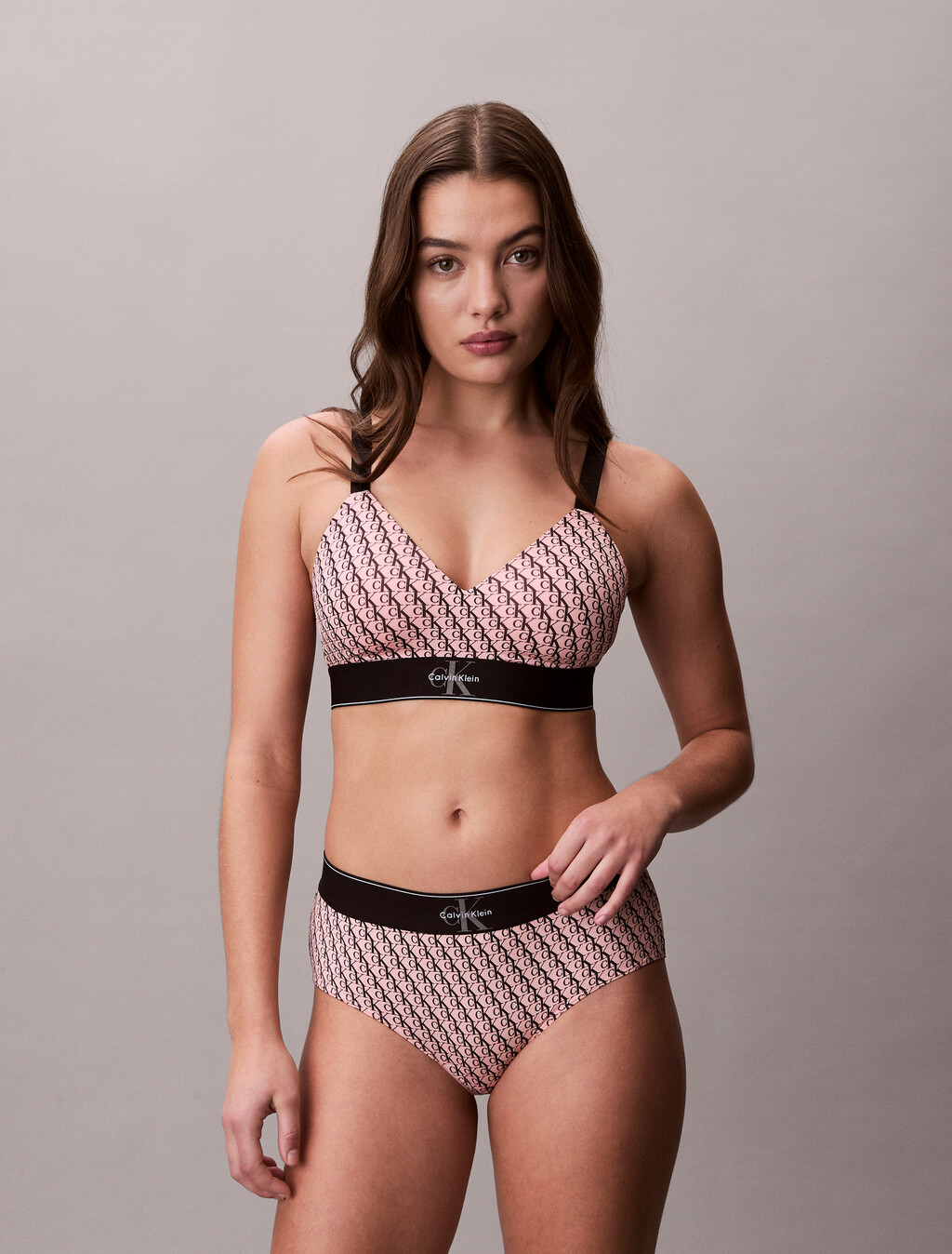 Buy 여성 CK 그래픽 AF 브라렛 in color Pink Print