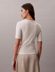 Buy 여성 립 나노 로고 체크 탑 in color TOFU