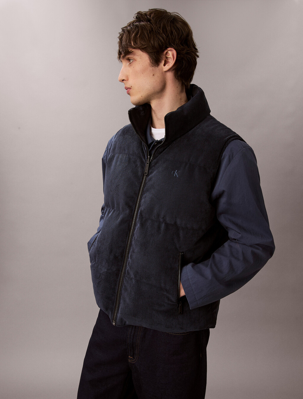 Buy 남성 리버서블 코듀로이 푸퍼 베스트 in color DARK SAPPHIRE