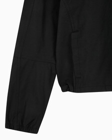 Buy 여성 CK 애슬레틱 레귤러 핏 기능성 반집업 아노락 in color BLACK