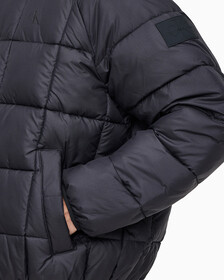 Buy 남성 프리미엄 라인 에센셜 패디드 오버셔츠 in color CK BLACK