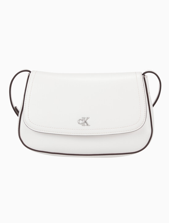 여성 하드웨어 모노그램 플랩 카메라 백