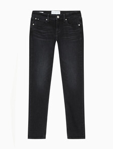 Buy 여성 바디핏 5포켓 앵클 블랙 데님 in color WASHED BLACK LOGO LACE