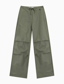 Buy 여성 릴렉스핏 파라슈트 팬츠 in color DUSTY OLIVE