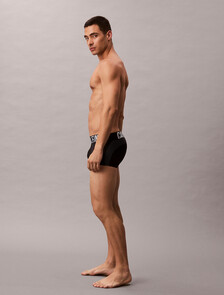 Buy 남성 인텐스 파워 메쉬 로우 라이즈 트렁크 in color BLACK