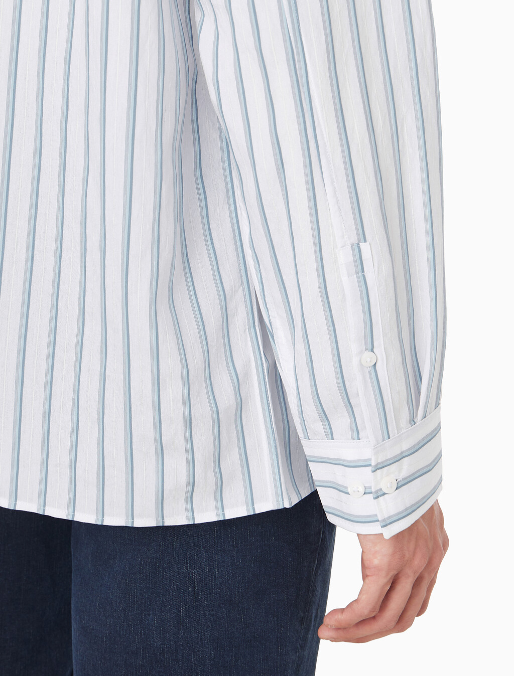 Buy 남성 릴렉스핏 비스코스 나일론 스트라이프 셔츠 in color BRILLIANT WHITE