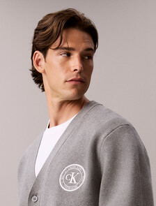 Buy 남성 이지 바시티 로고 가디건 in color MEDIUM GREY HEATHER