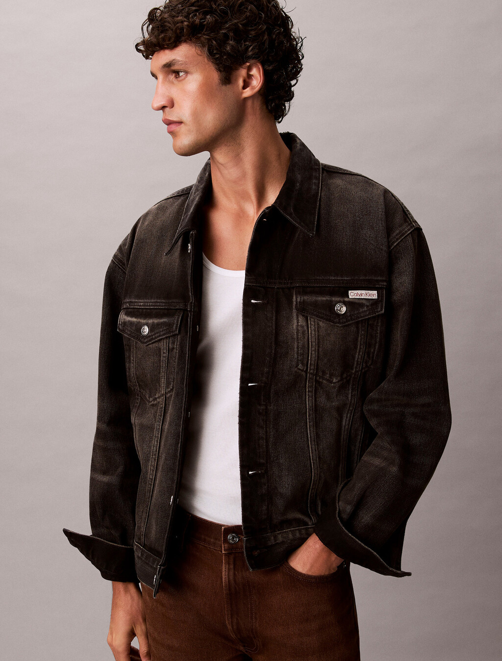 Buy 남성 90S 에스트레소 블랙 트러커 in color Black