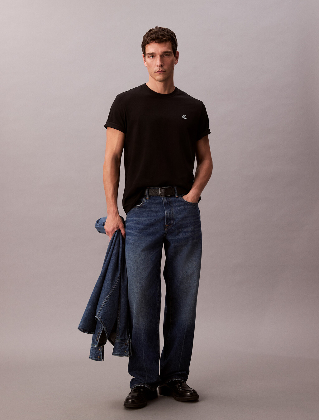 Buy 남성 이지핏 아카이브 로고 반팔 티셔츠 in color BLACK