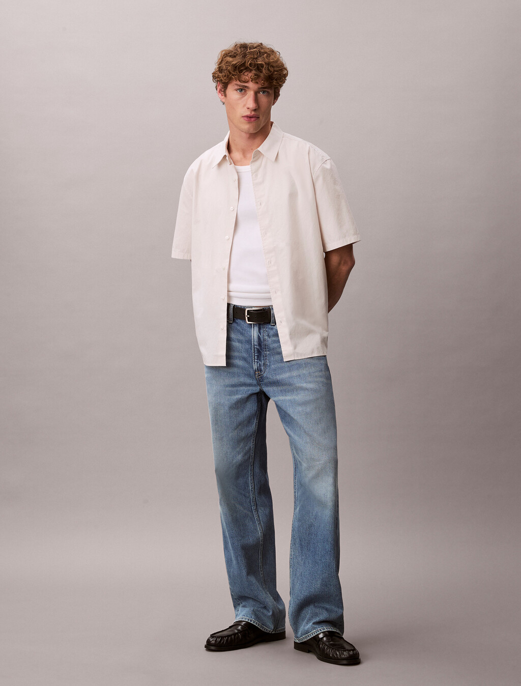 Buy 솔리드 포플린 박시 릴렉스 셔츠 in color Sand White