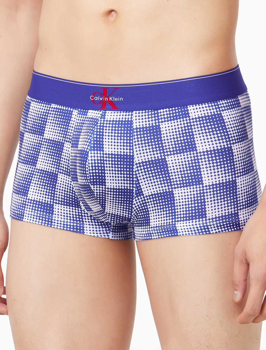 Buy 남성 CK 그래픽 마이크로 로우 라이즈 트렁크 in color Blue Print