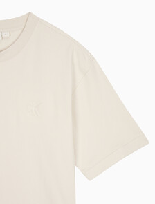Buy 남성 릴렉스핏 CK 인터락 반팔 티셔츠 in color LIGHT BEIGE