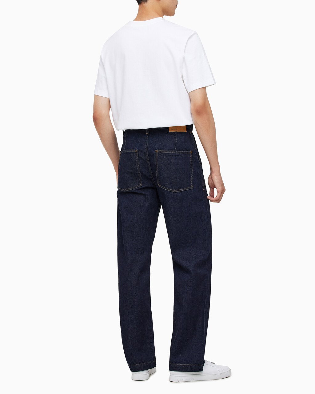 Buy 남성 스트레이트핏 린스 데님 in color CK RAW SELVEDGE