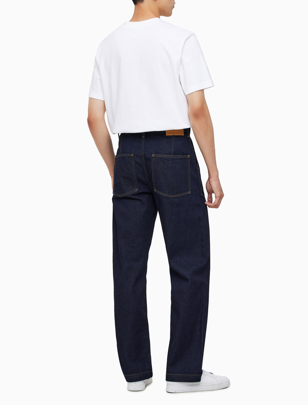 Buy 남성 스트레이트핏 린스 데님 in color CK RAW SELVEDGE