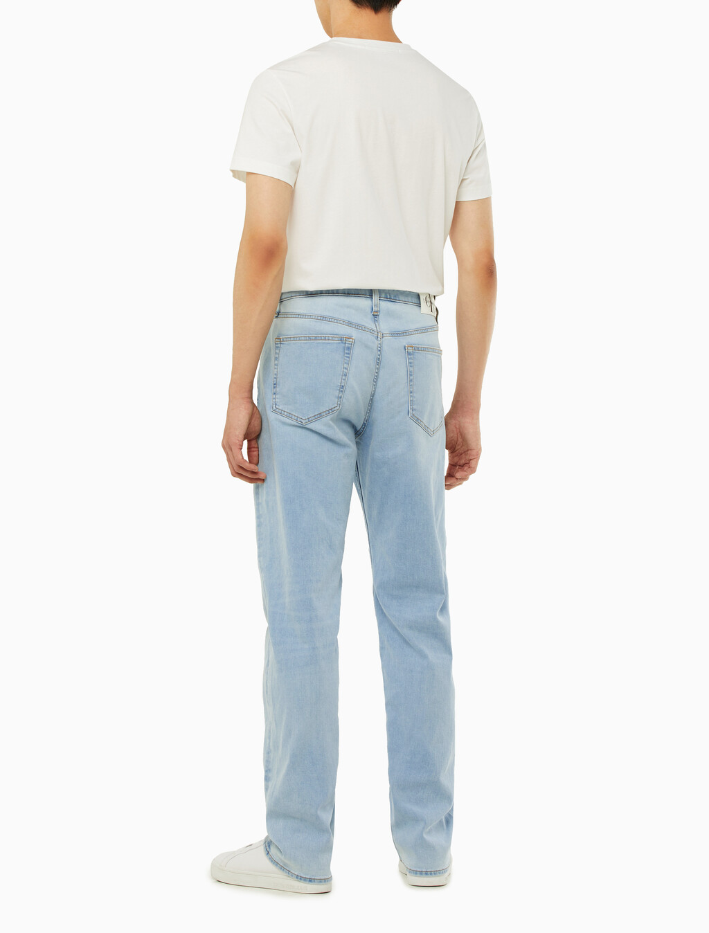 Buy 남성 90's 스트레이트핏 라이트블루 에코 쿨 데님 in color CHALKY BLUE