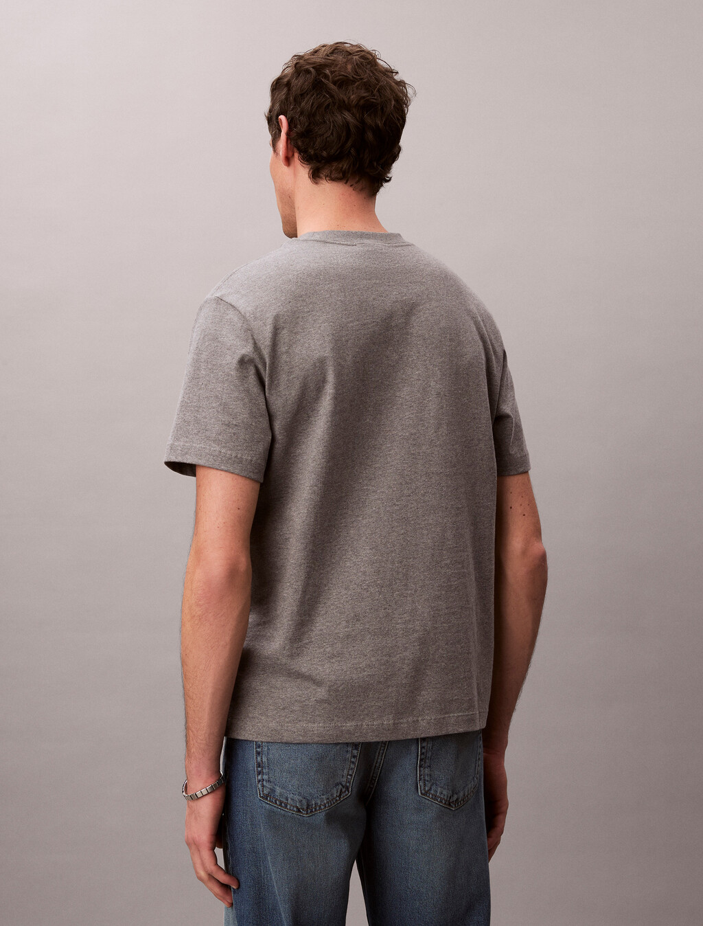 Buy 캘빈클라인 헤리티지 자수로고 그래픽 티 in color MEDIUM GREY HEATHER