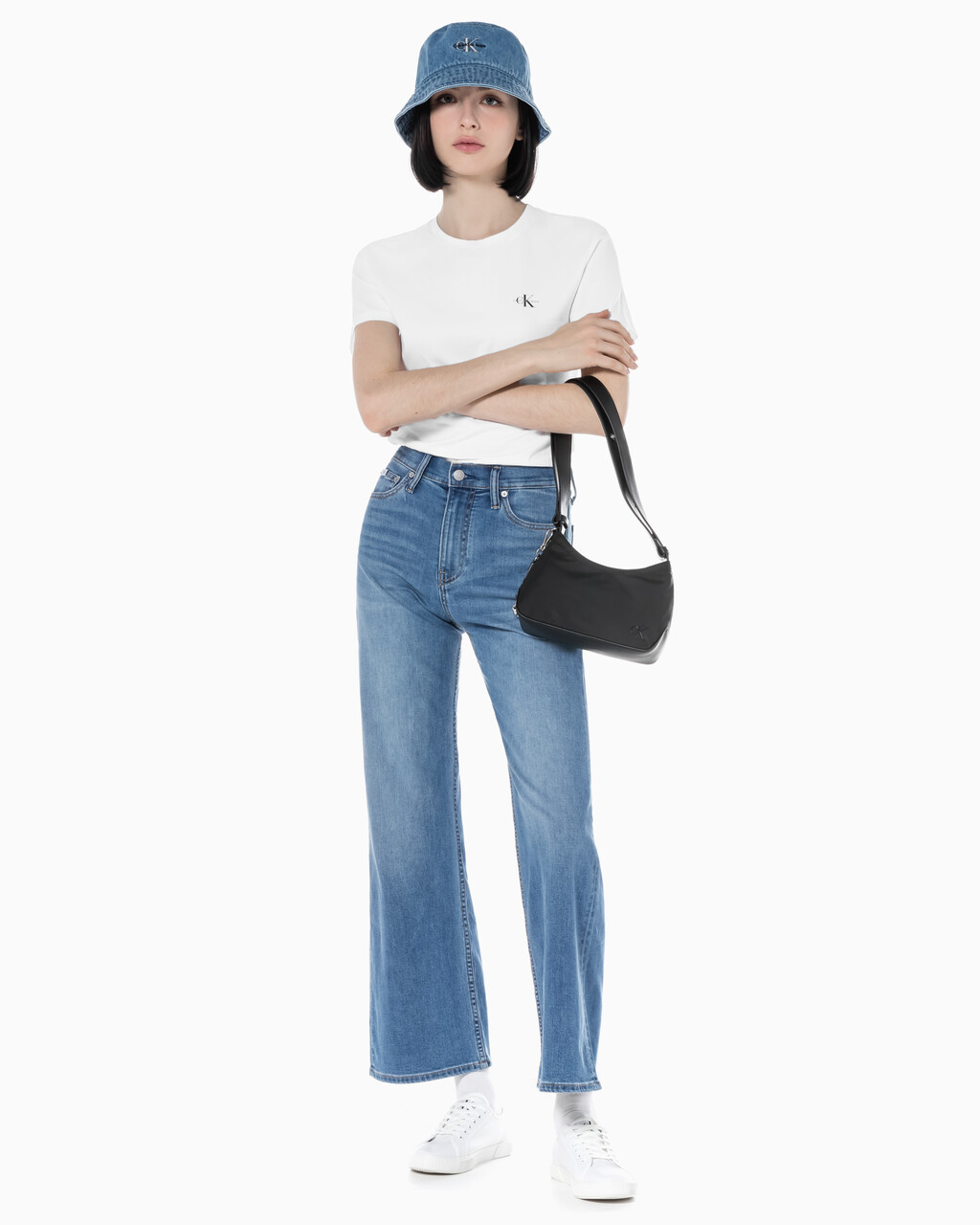 Buy 여성 CKJ 스컬티드 믹스 라운드 숄더백 in color BLACK
