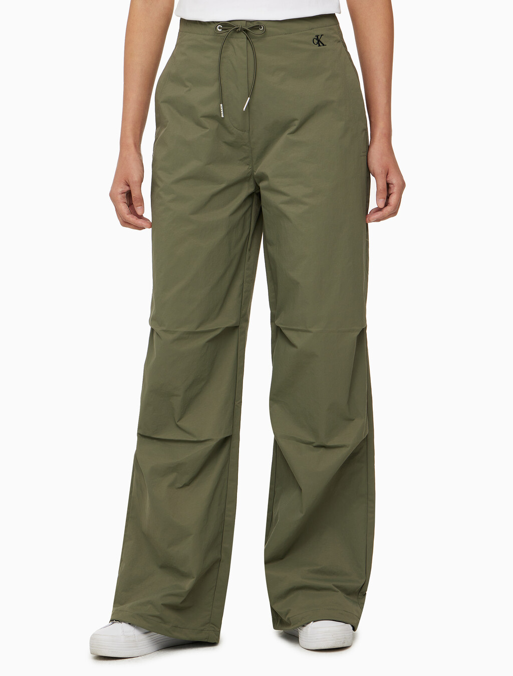 Buy 여성 릴렉스핏 파라슈트 팬츠 in color DUSTY OLIVE