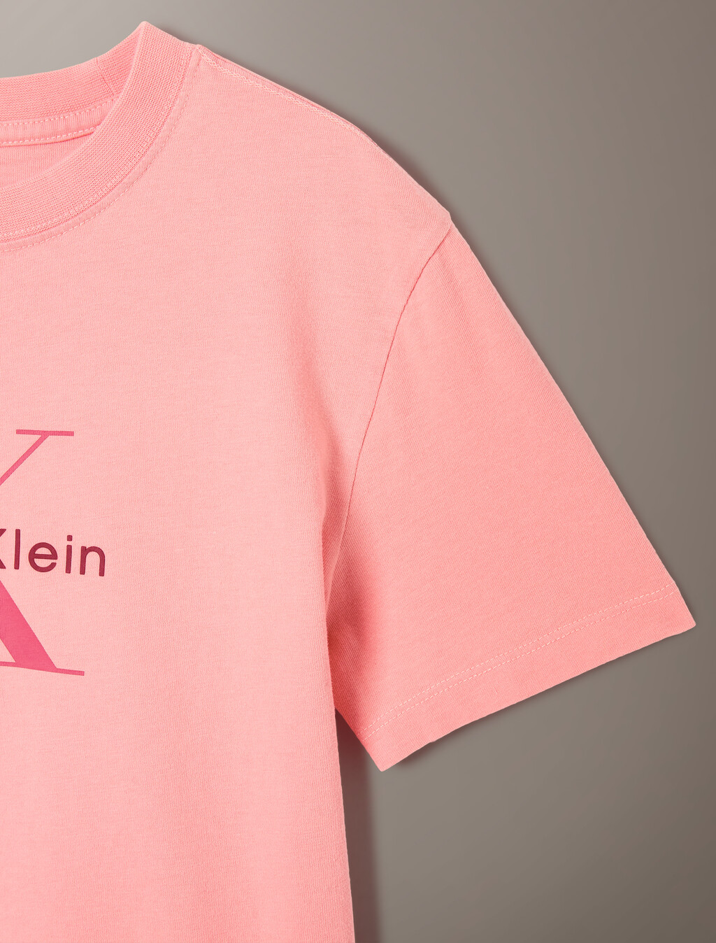 Buy 여성 애시드워시 히어로 모노로고 티 in color Light Red