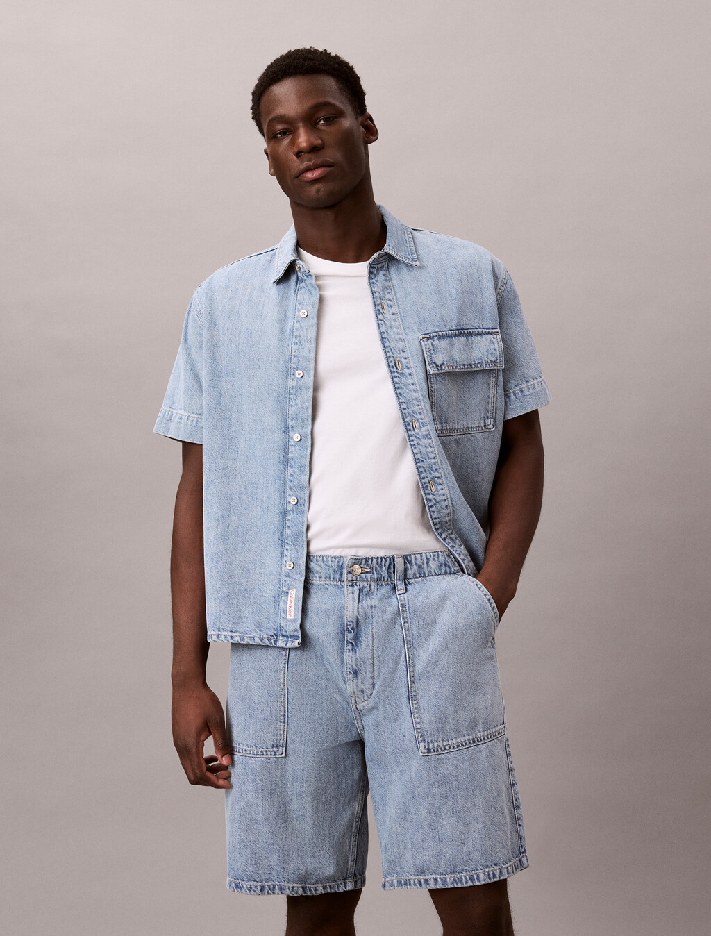 Buy 린넨 유틸리티 쇼츠 데님 쇼츠 in color Soft Blue
