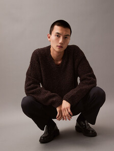 Buy 남성 롱슬리브 청키 울 브이넥 스웨터 in color KHAKI