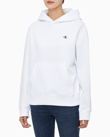 Buy 여성 릴렉스핏 CK 스몰 로고 기모 후디 in color BRILLIANT WHITE