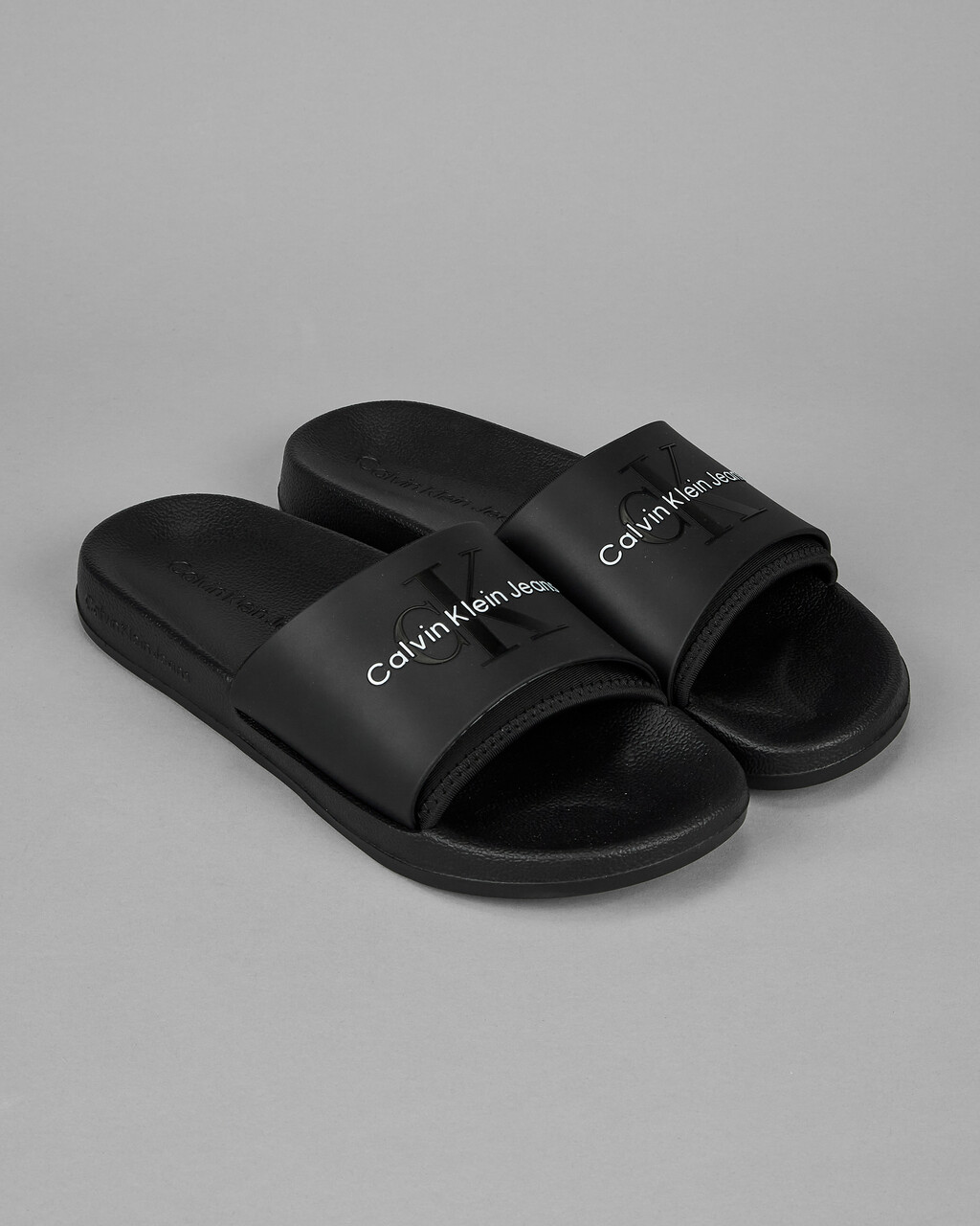 Buy 여성 노리치 슬리퍼 YW00585 in color BLACK