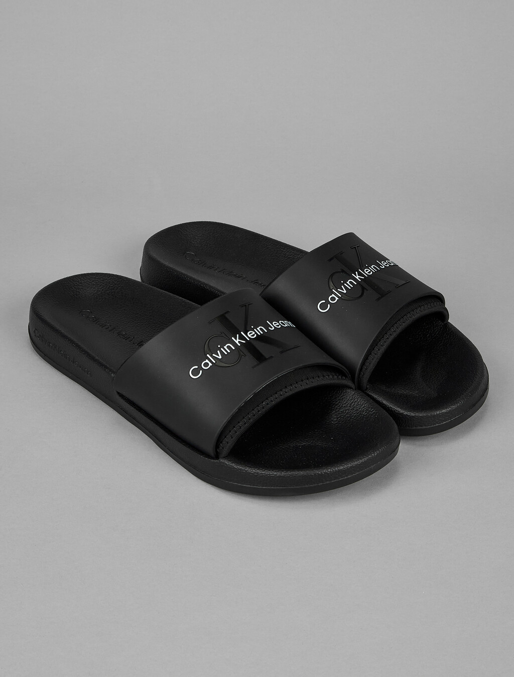 Buy 여성 노리치 슬리퍼 in color BLACK