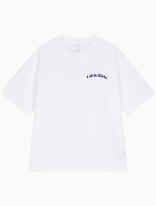 Buy 릴렉스드핏 16S 프론트백 빌딩 티 in color BRIGHT WHITE