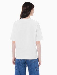 Buy 여성 릴렉스 로고 반팔 티셔츠 in color BRIGHT WHITE