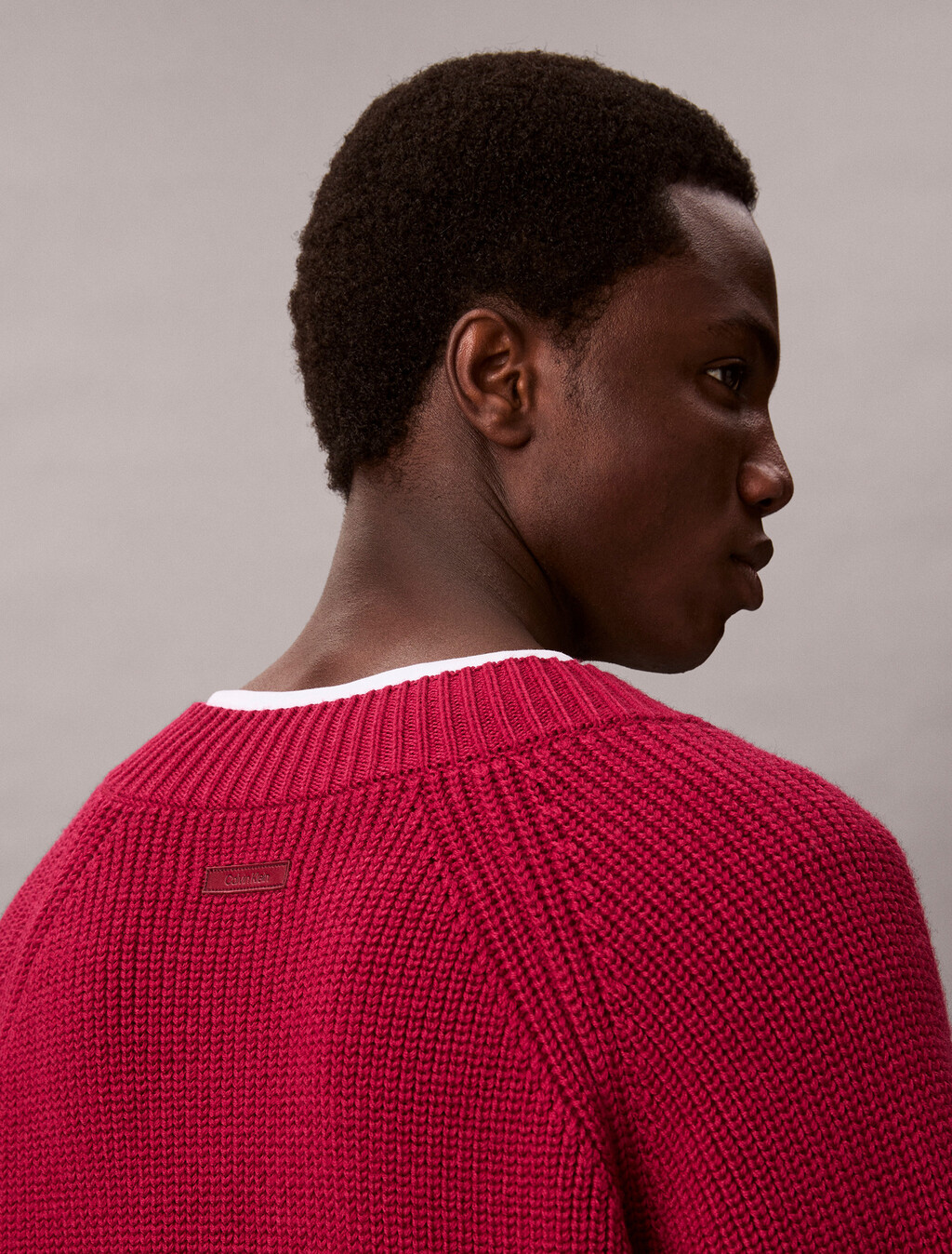 Buy 남성 스티치 브이넥 스웨터 in color Beet Red