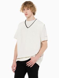 Buy 남성 엠보스드 스웨터 베스트 in color WHITE