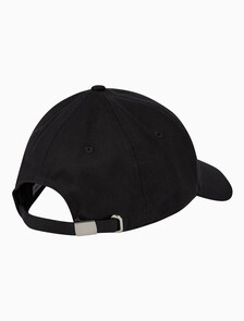 Buy 남녀공용 CKJ 타이틀케이스 로고 볼캡 in color BLACK BEAUTY