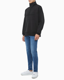 Buy 남성 인스티튜셔널 엠보스드 하프집업 스웻셔츠 in color CK BLACK