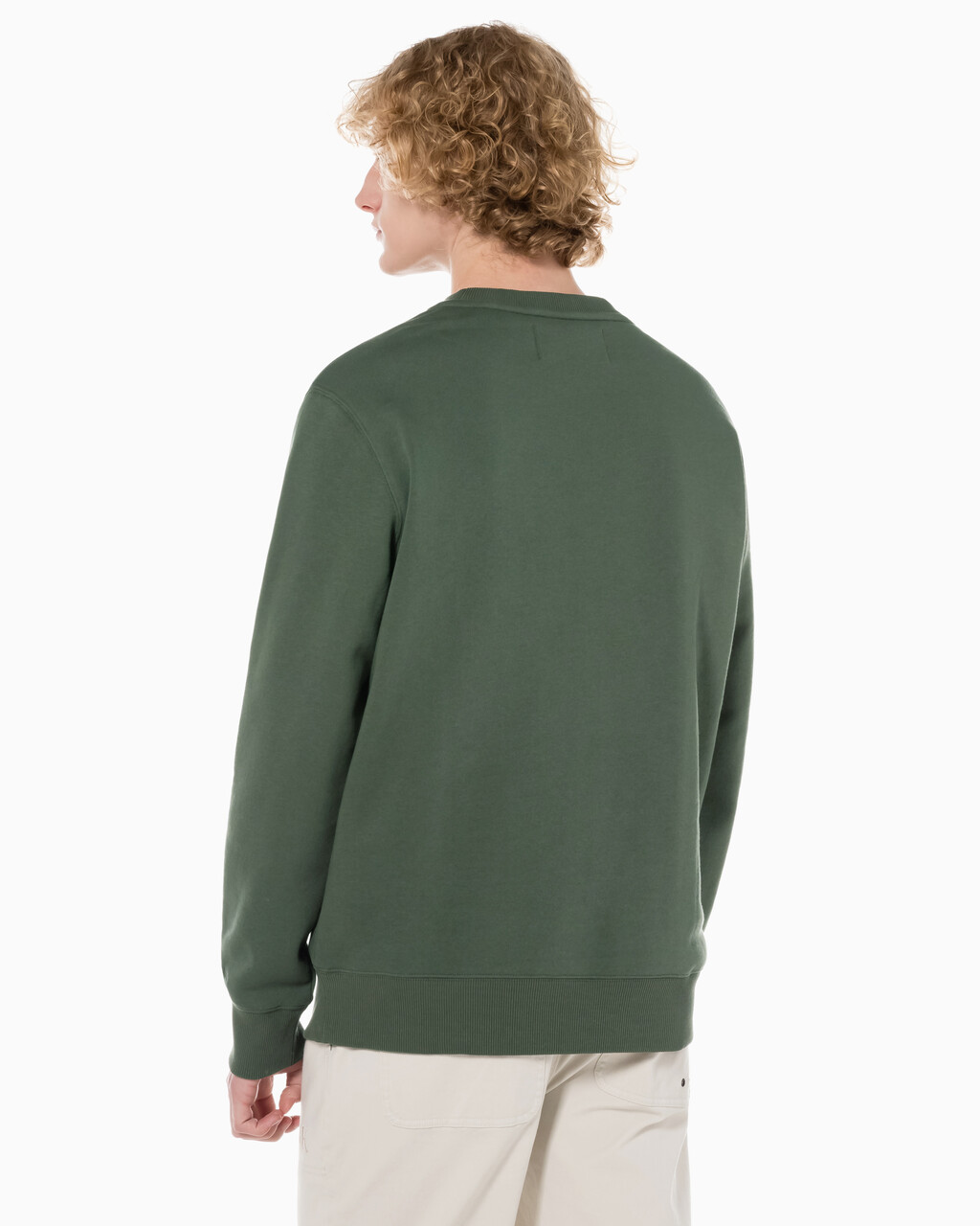 Buy 남성 레귤러핏 CK 뱃지 로고 기모 스웨트셔츠 in color KHAKI