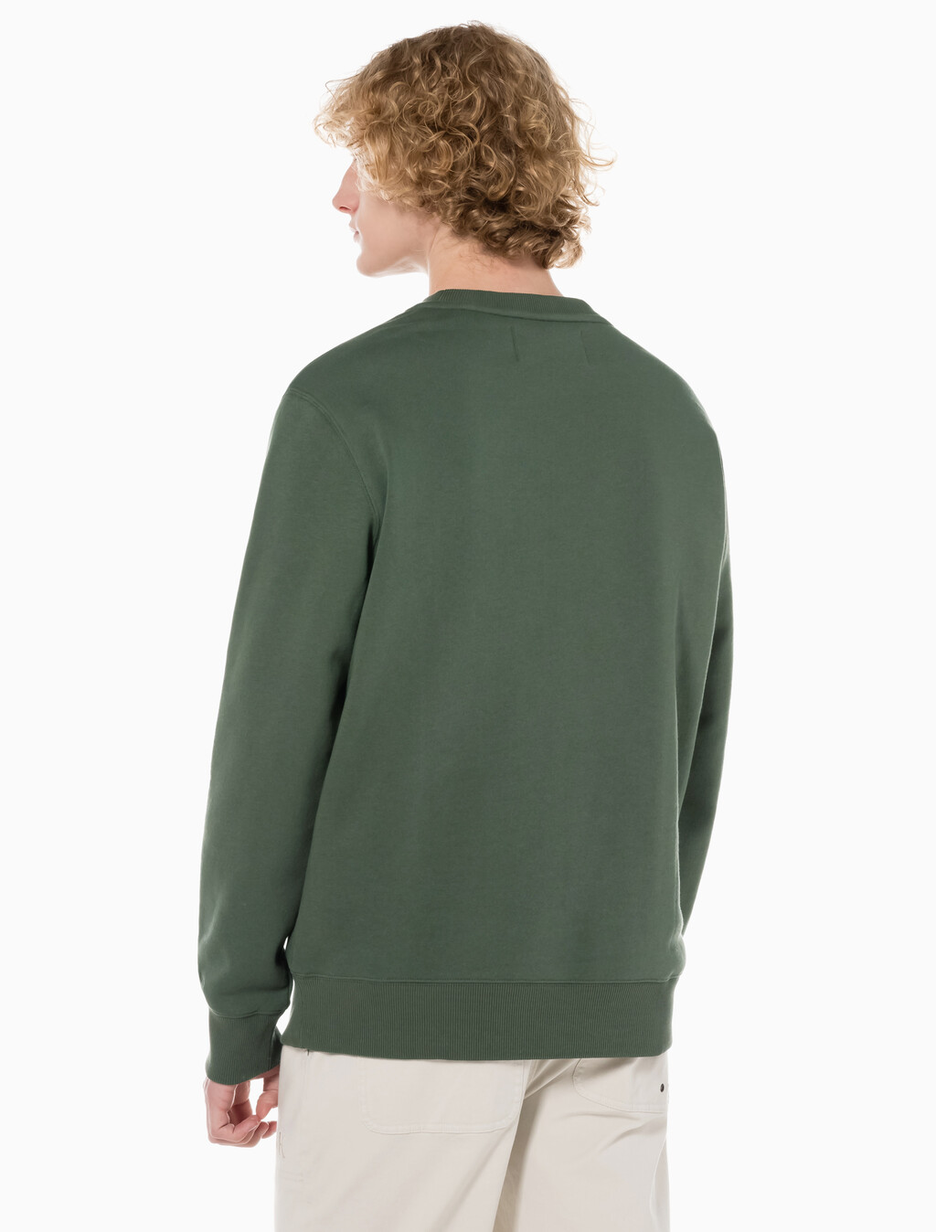 Buy 남성 레귤러핏 CK 뱃지 로고 기모 스웨트셔츠 in color KHAKI