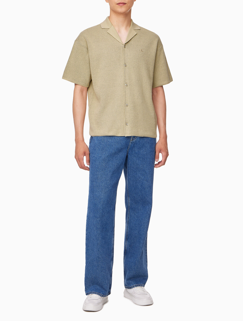 Buy 남성 캠프 카라 텍스처 반팔 스웨터 in color PALE KHAKI