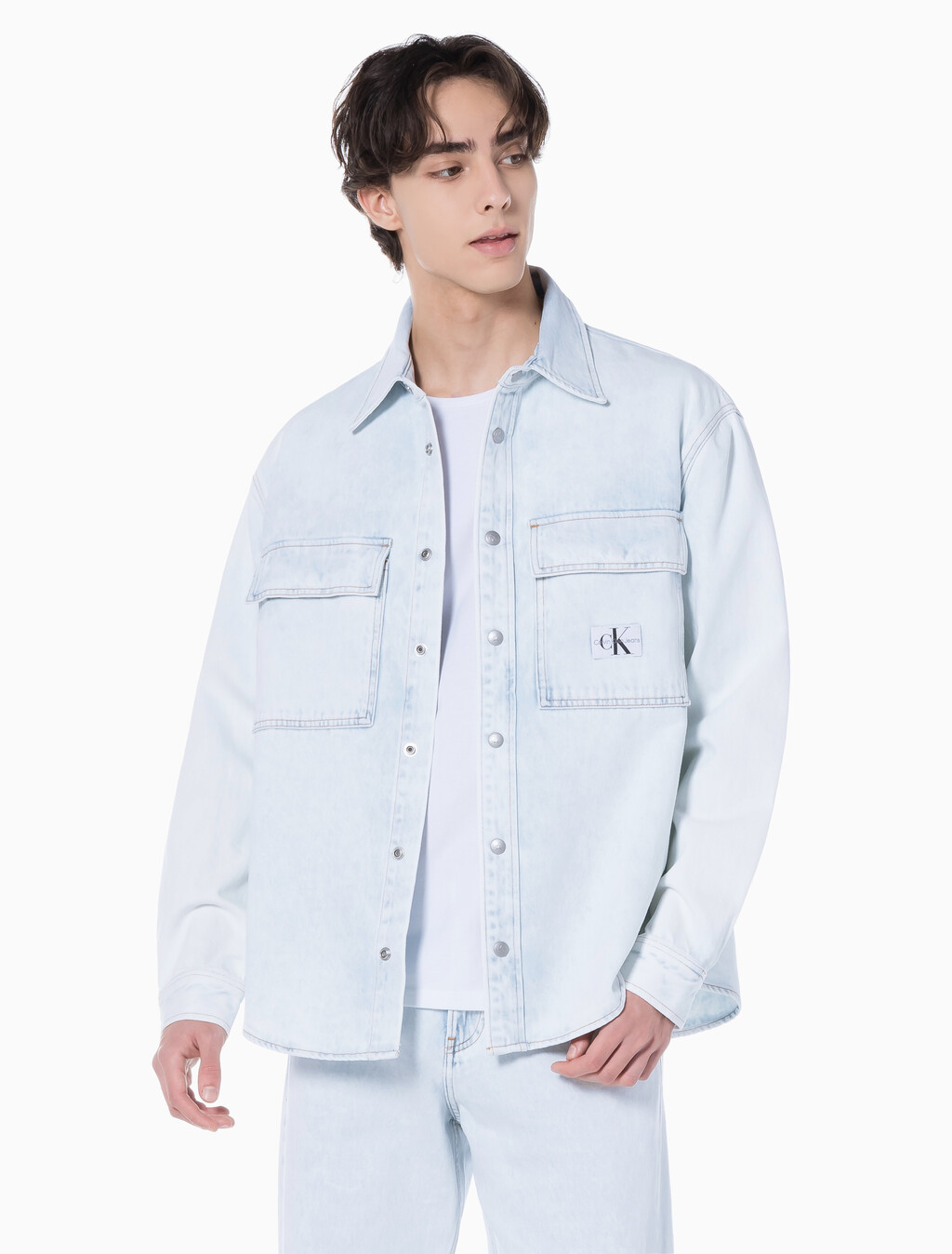 Buy 남성 릴렉스핏 데님 셔츠 in color CHALKY BLUE