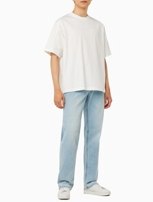 Buy 남성 릴렉스핏 그래픽 기능성 반팔 티셔츠 in color BRIGHT WHITE