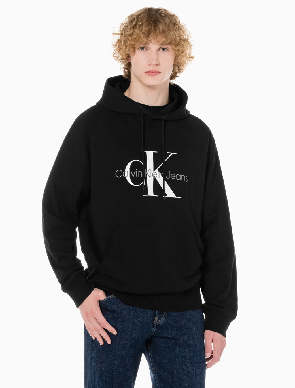 Buy 남성 롱슬리브 릴렉스핏 모노그램로고 후디 in color CK BLACK